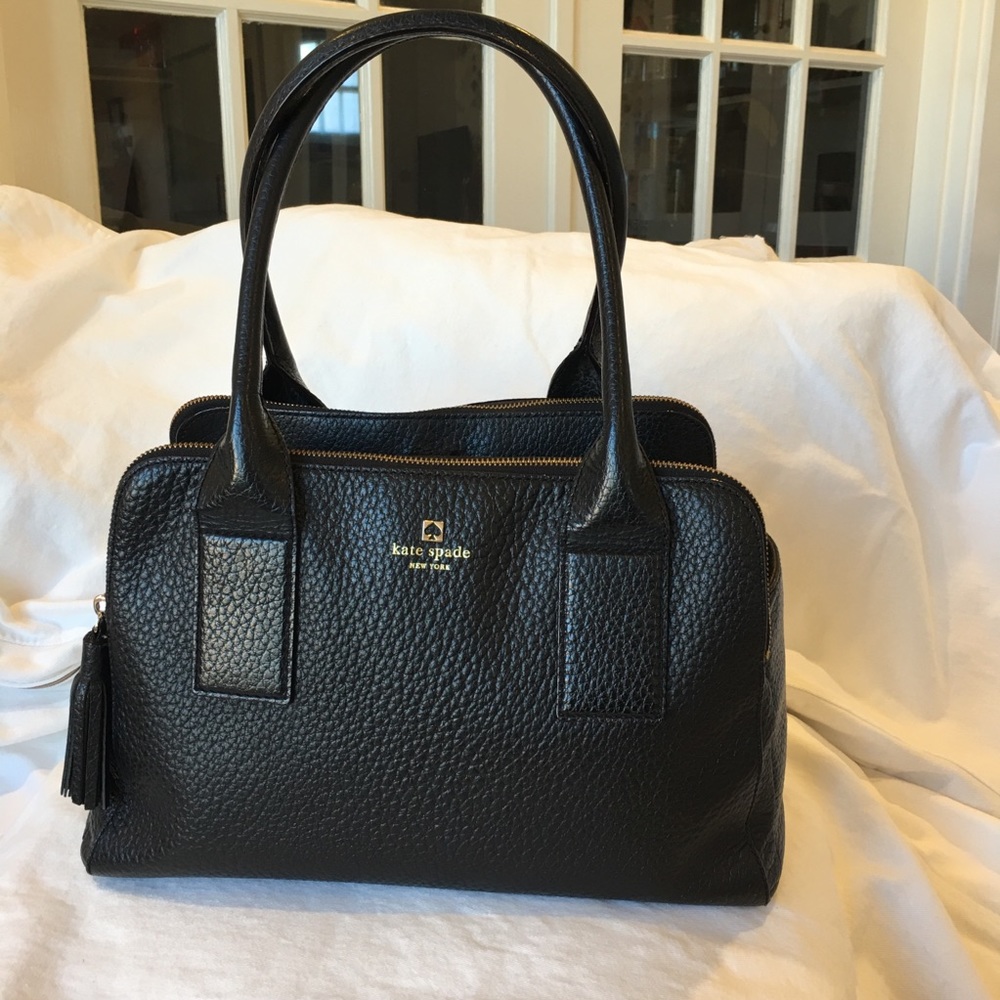 Black leather Kate Spade Shoulder Bag. ♠️